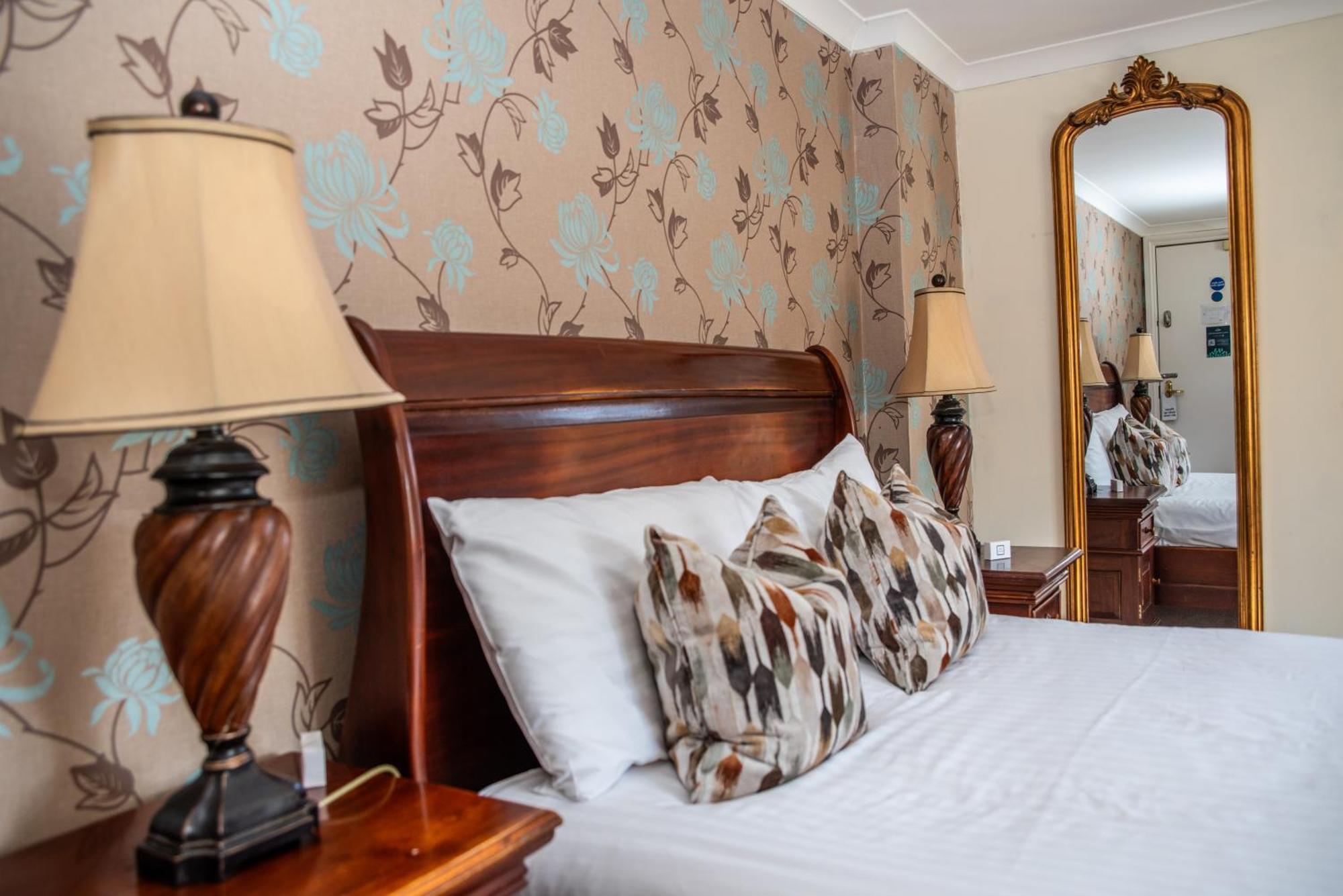 The Retreat New Forest, Hinton ไครสต์เชิร์ช ภายนอก รูปภาพ