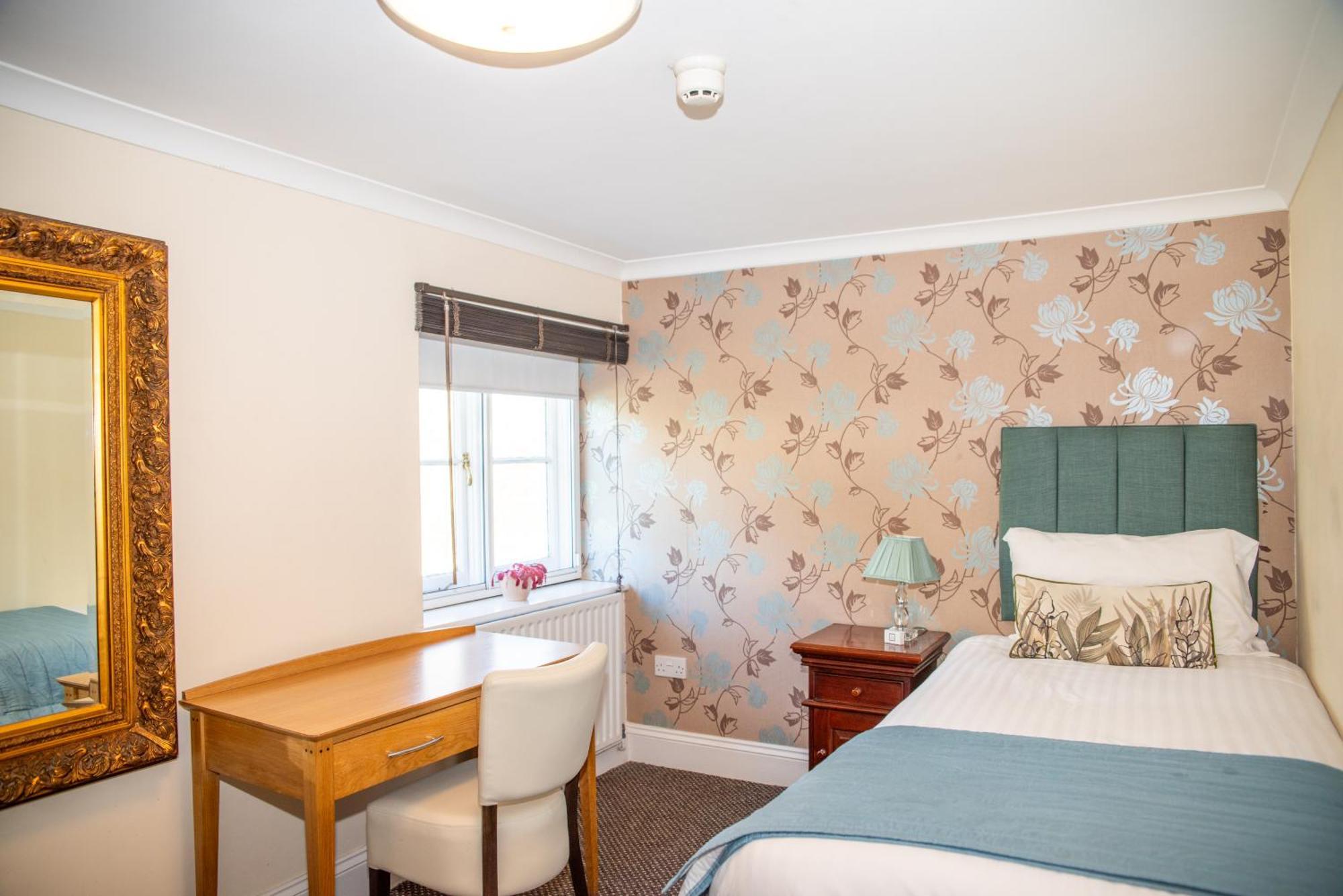 The Retreat New Forest, Hinton ไครสต์เชิร์ช ภายนอก รูปภาพ