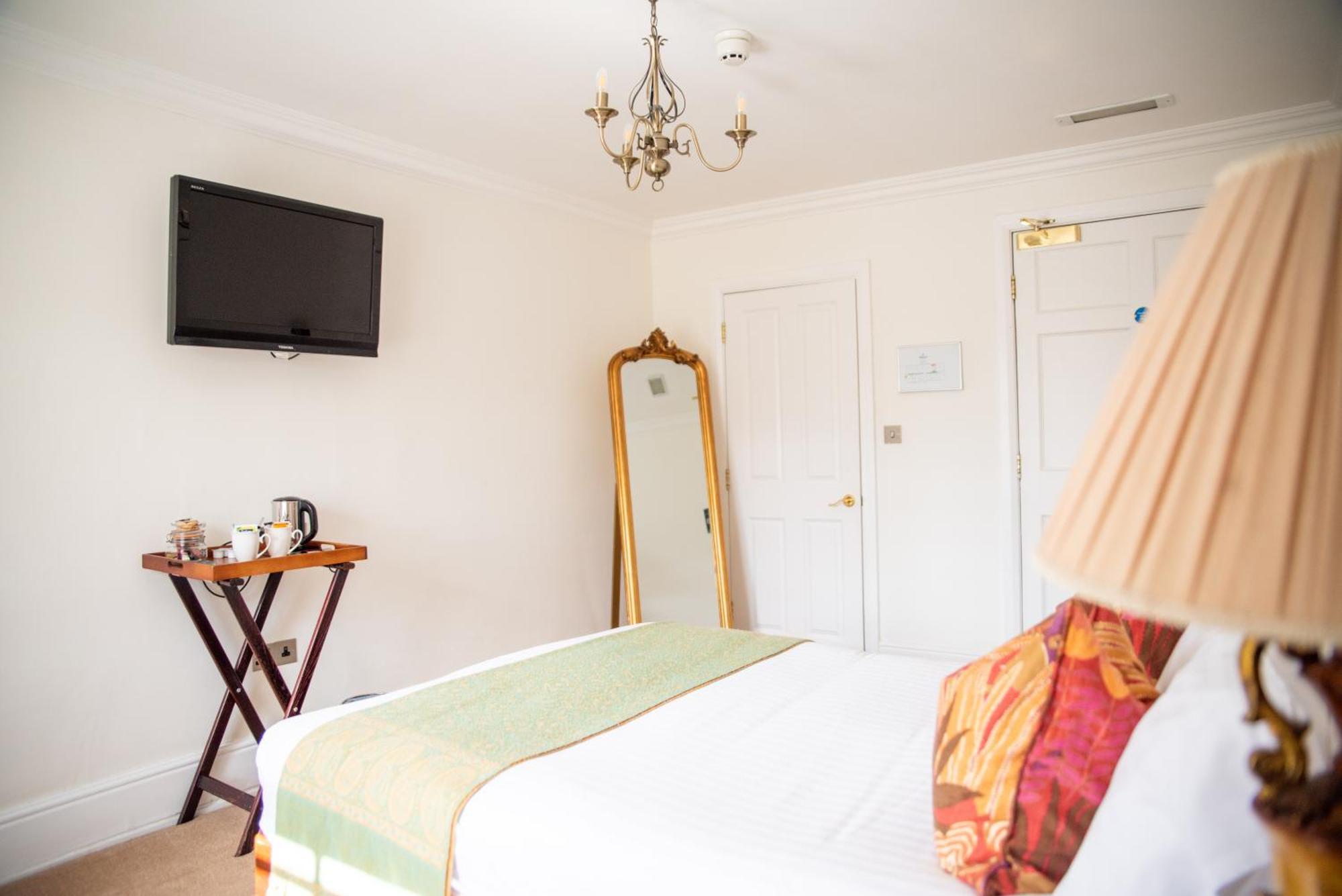 The Retreat New Forest, Hinton ไครสต์เชิร์ช ภายนอก รูปภาพ