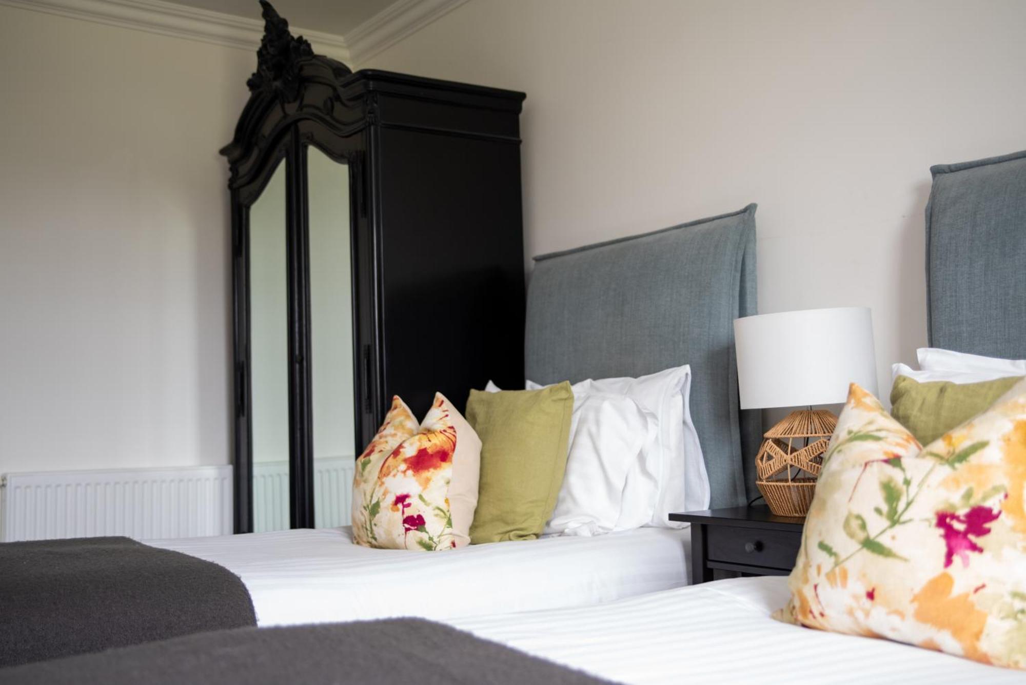 The Retreat New Forest, Hinton ไครสต์เชิร์ช ภายนอก รูปภาพ
