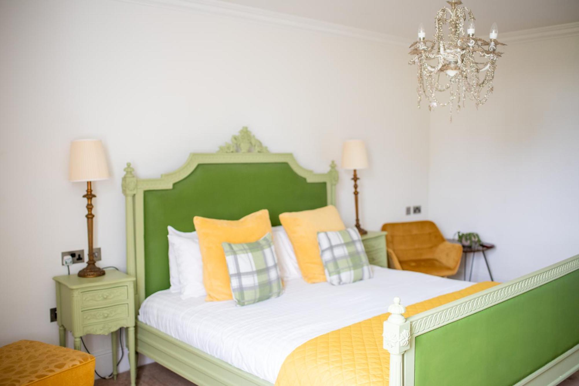 The Retreat New Forest, Hinton ไครสต์เชิร์ช ภายนอก รูปภาพ