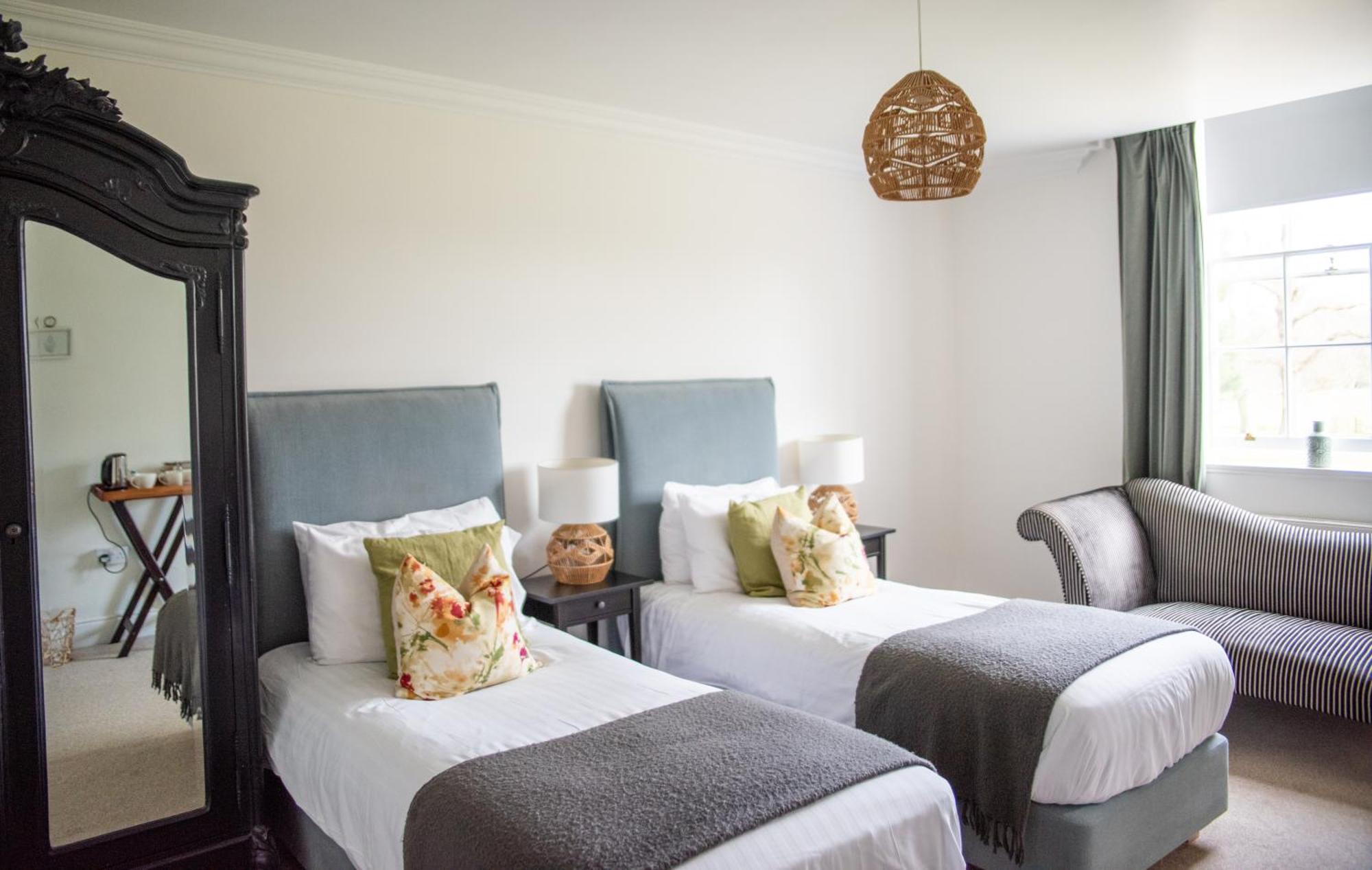 The Retreat New Forest, Hinton ไครสต์เชิร์ช ภายนอก รูปภาพ